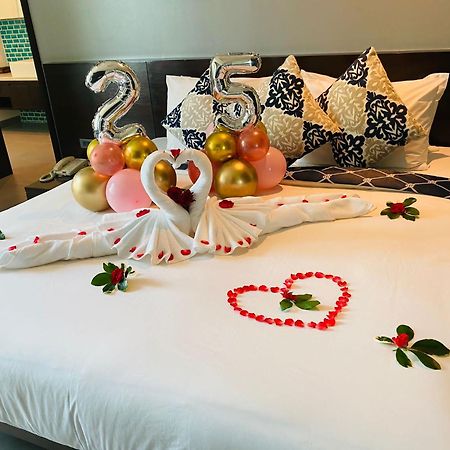 Karon Sea View Beach Apartment Eksteriør billede