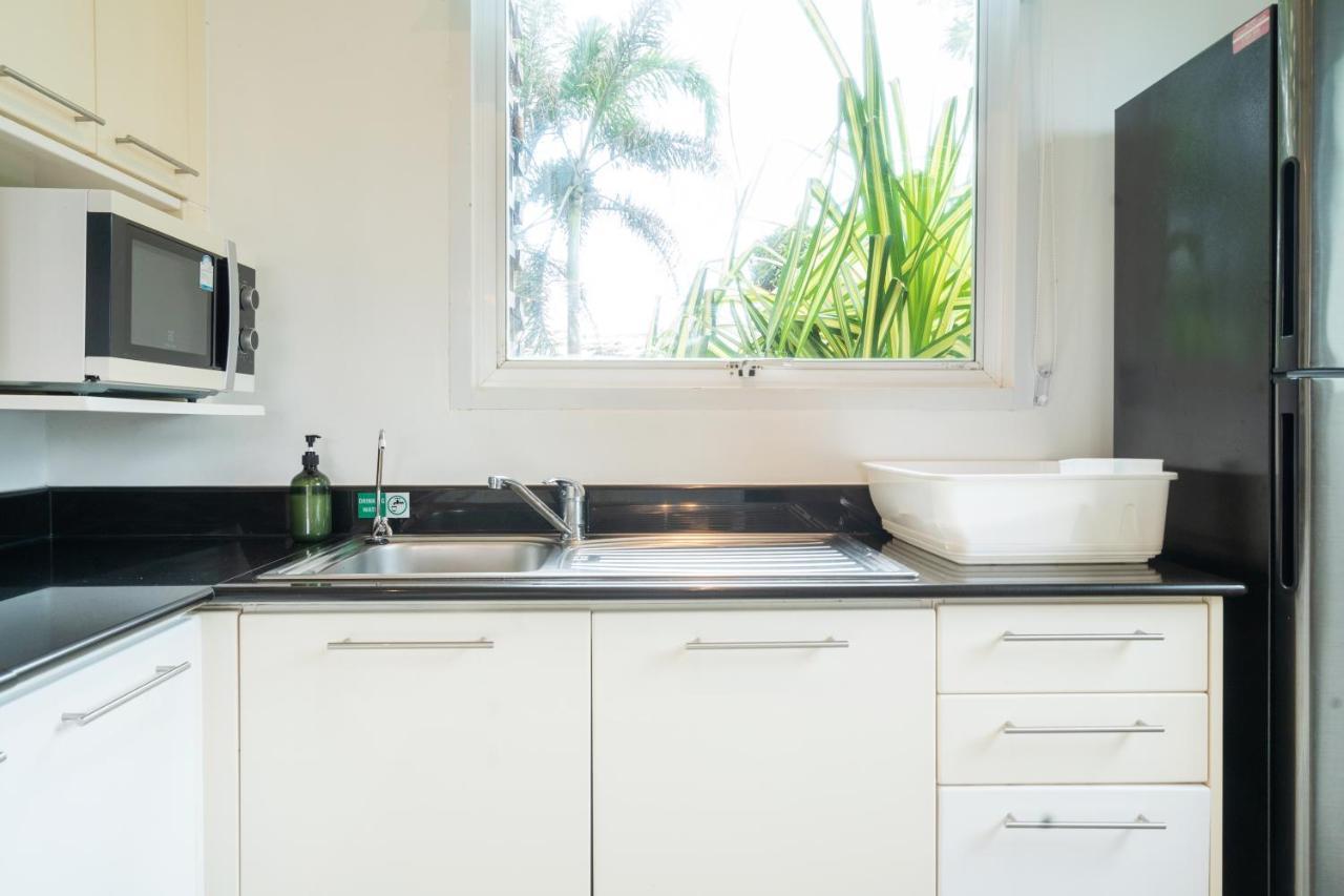 Karon Sea View Beach Apartment Eksteriør billede