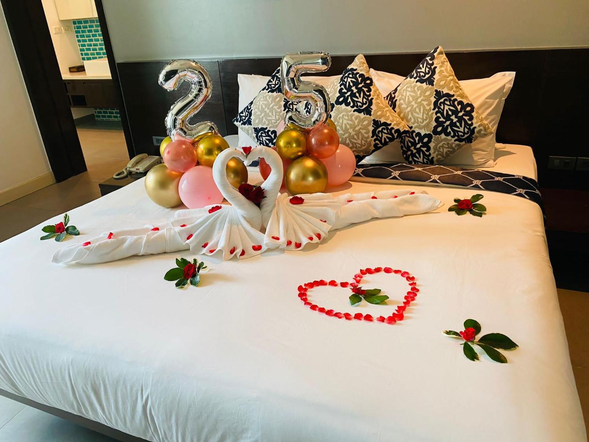 Karon Sea View Beach Apartment Eksteriør billede